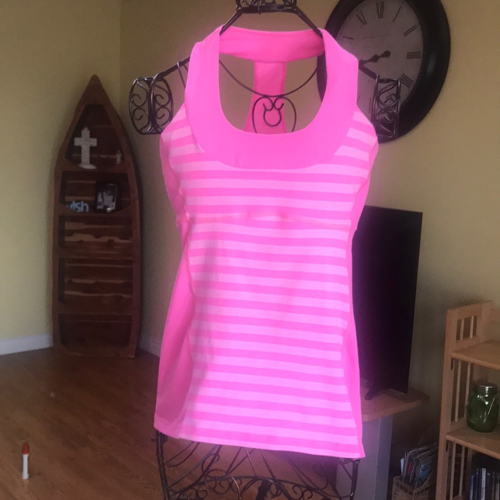 🎀Lululemon pink striped scoop neck tank 🛍